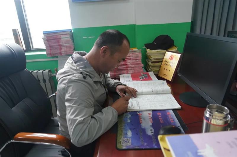 治多教師用堅守精神扎根基層，點亮教育的希望明燈
