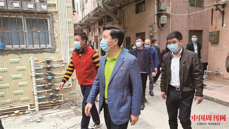 清溪鎮(zhèn)鎮(zhèn)委書記葉錦銳在廈坭村督導檢查工作.jpg