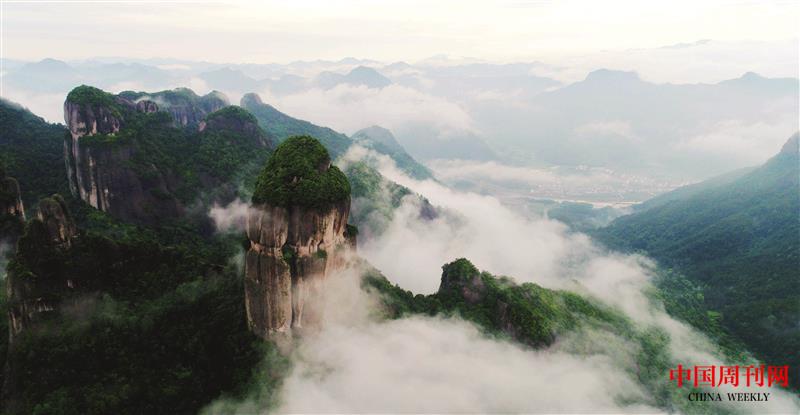 云霧彌漫水墨浙江神仙居.JPG