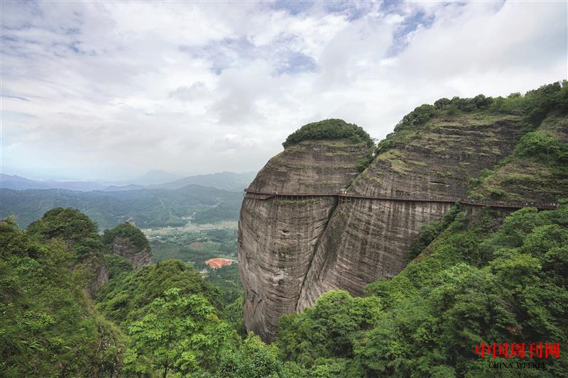 攝圖網(wǎng)_500939280_龍南縣小武當(dāng)山（企業(yè)商用）.jpg